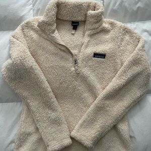 Patagonia Women's Los Gatos 1/4 zip fleece. Size Small